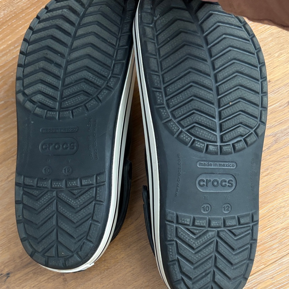 CROCS Black and White Sandals - Picture 6 of 8